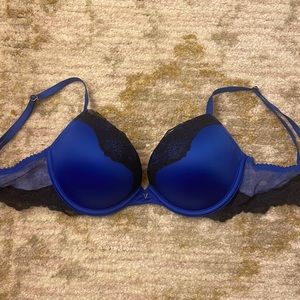 Very sexy push up bra blue and black Victoria’s Secret. 34c